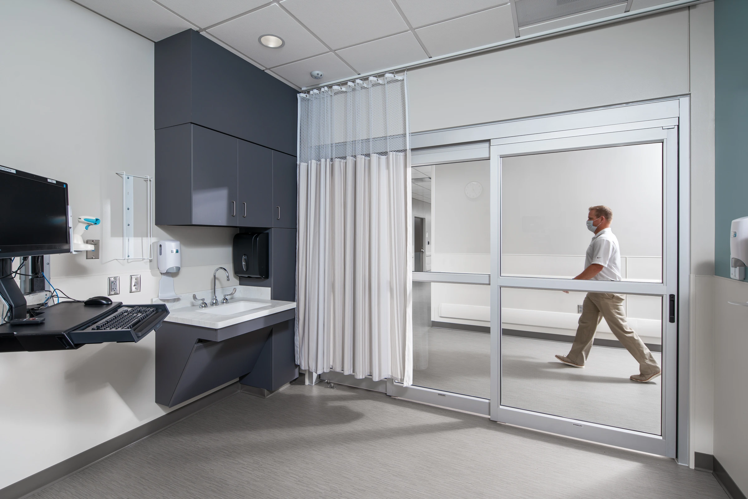 Saint Francis Surgery Renovation and Expansion - Image 10